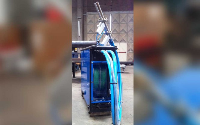 فلکسیبل لنس ماشین دوگانه با درایور بادی جهت رسوب زدایی داخلی مبدل با فشار 8 بار مدل FX2 - Air ساخت ایدروجت ایتالیا